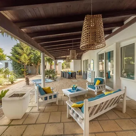Luxurious Coastal In *