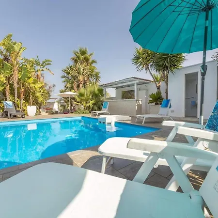 Villa Luxurious Coastal In Gallipoli