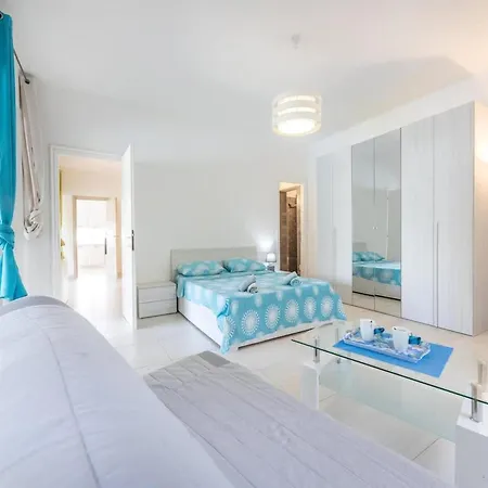 Villa Luxurious Coastal In *