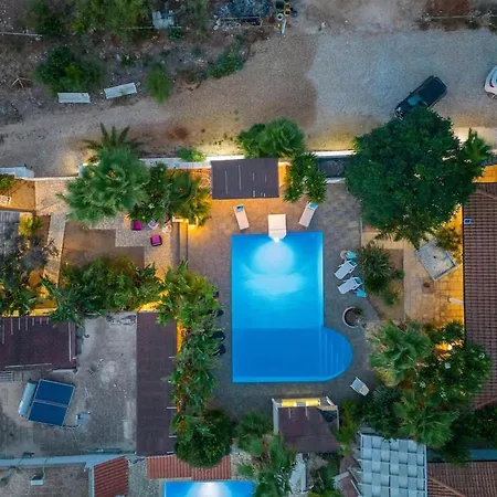 Luxurious Coastal In *