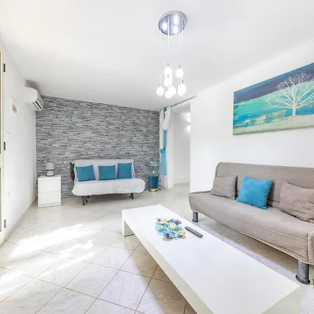 Villa Luxurious Coastal In *