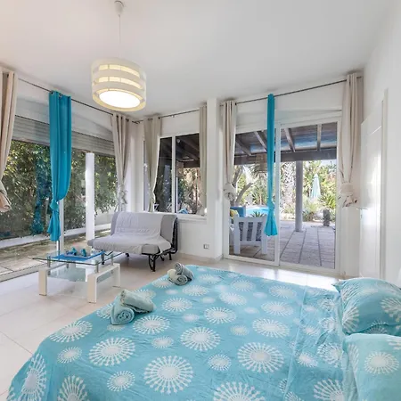 Luxurious Coastal In Villa Gallipoli