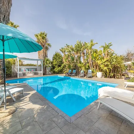 Luxurious Coastal In Villa Gallipoli