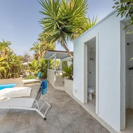 Luxurious Coastal In Villa Gallipoli