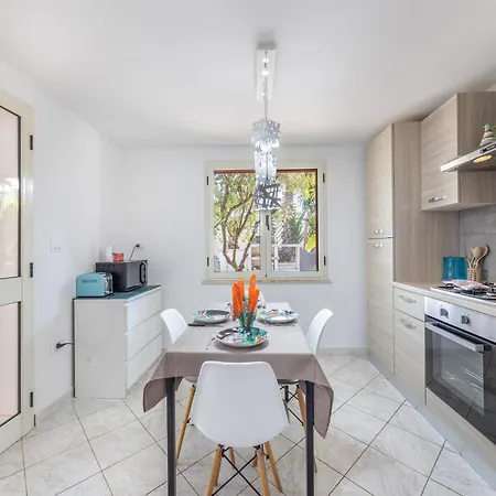 Luxurious Coastal In