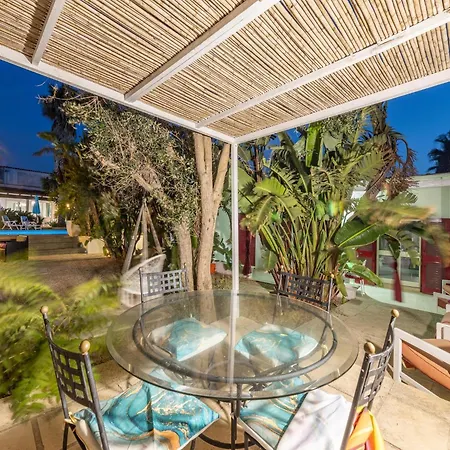 Villa Luxurious Coastal In *